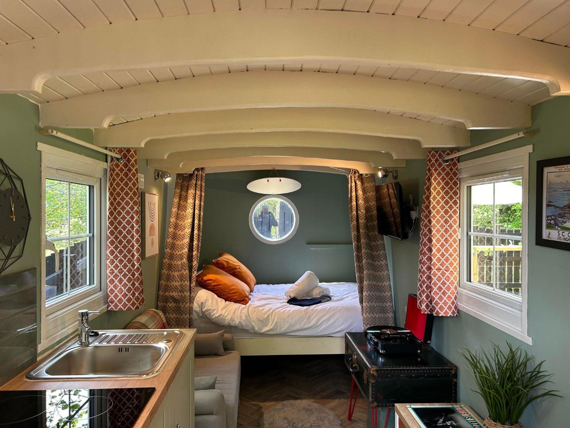 Appin Holiday Homes -Caravans, Lodges, Shepherds Hut And Train Carriage Stays Exterior foto
